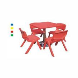 CHILDREN HALF MOON TABLE IN PE (K/D)