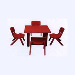 CHILDREN SQUARE TABLE IN PE (K/D)